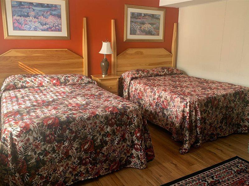 Community Court Motel Saratoga Springs Eksteriør billede