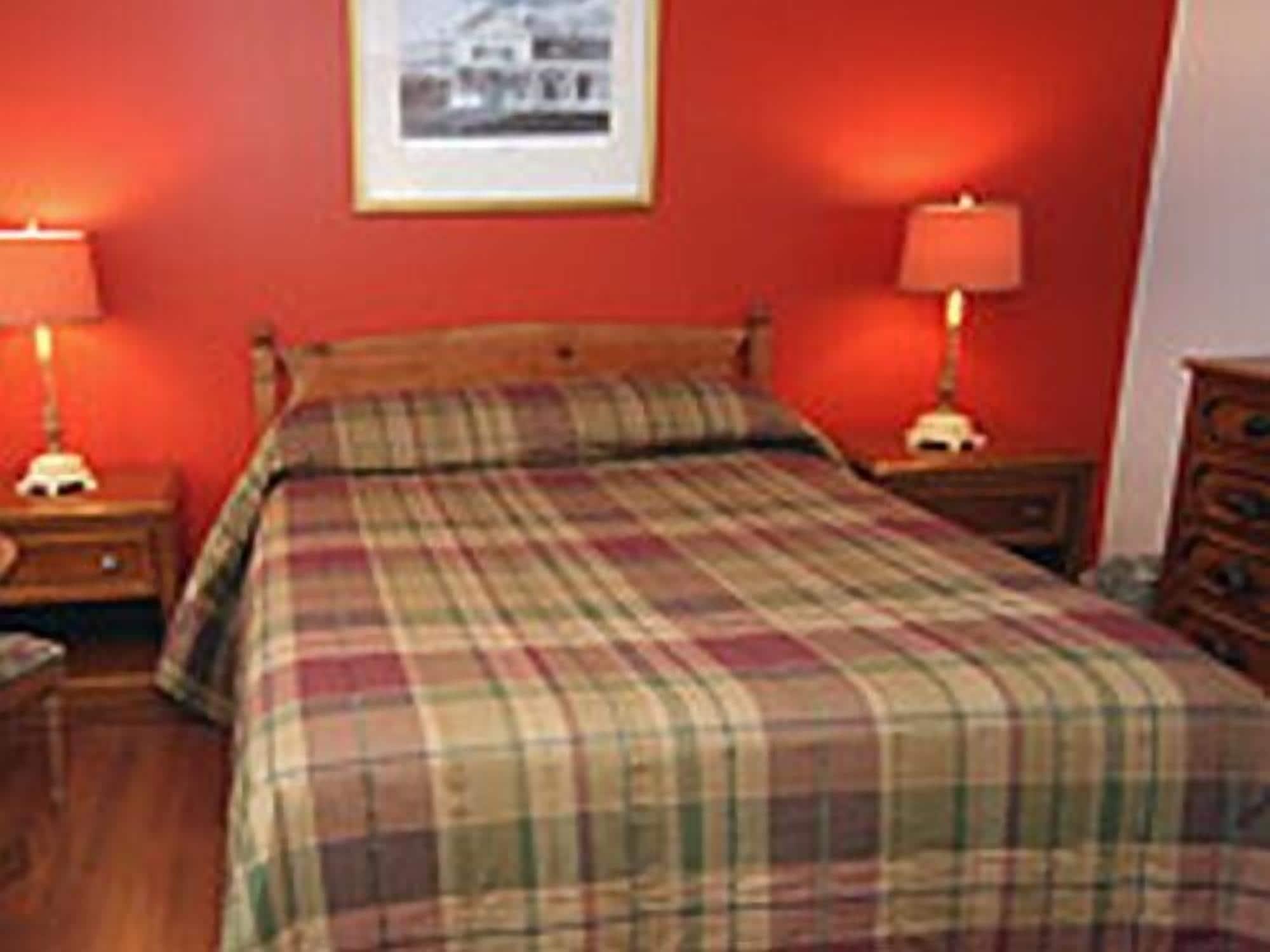 Community Court Motel Saratoga Springs Eksteriør billede