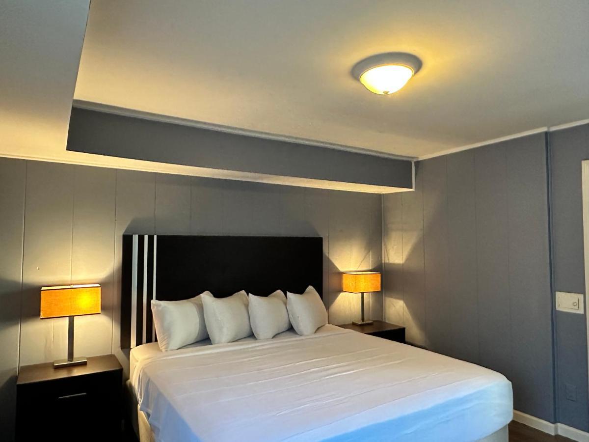 Community Court Motel Saratoga Springs Eksteriør billede
