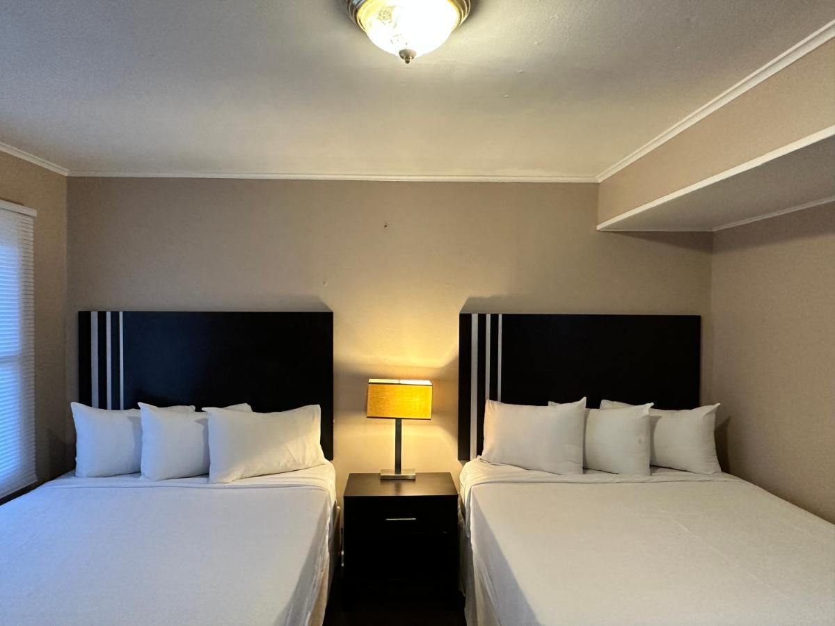 Community Court Motel Saratoga Springs Eksteriør billede