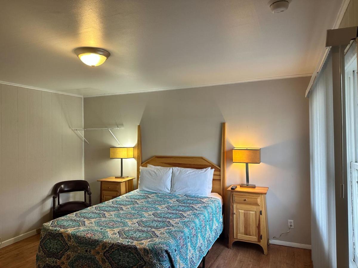 Community Court Motel Saratoga Springs Eksteriør billede