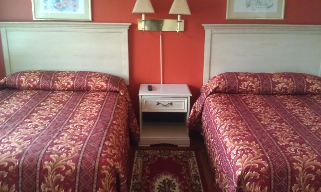 Community Court Motel Saratoga Springs Værelse billede